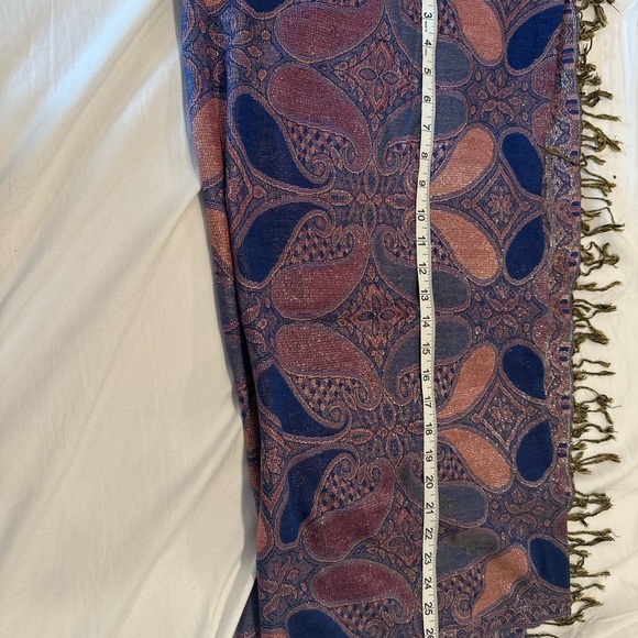 Pashmina Womens OS Paisley silk Purple Blue & Silver Sparkle Scarf w/ Tassels. - Picture 3 of 8